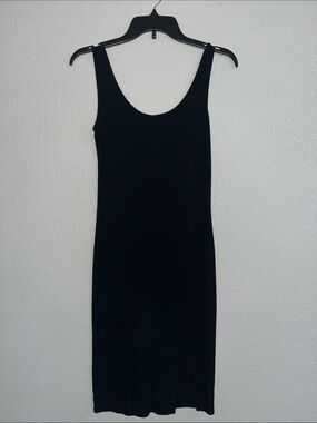 Heart & hips size small ribbed black dress.